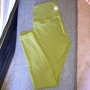 Wunder under 25” Lululemon legging
